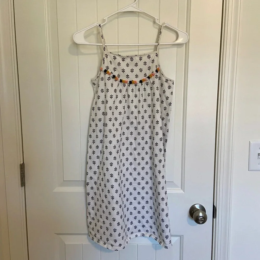 Old Navy girl’s frilled neckline dress — XL